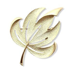 Vintage Autumn Falling Leaf Brushed Textured Gold Tone Brooch Metal NOS